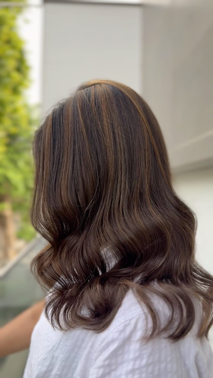Post 2 by 𝐓𝐡𝐞 𝐒𝐧𝐞𝐡’𝐬 𝐇𝐚𝐢𝐫 & 𝐁𝐞𝐚𝐮𝐭𝐲 𝐏𝐨𝐢𝐧𝐭 on Instagram (video)