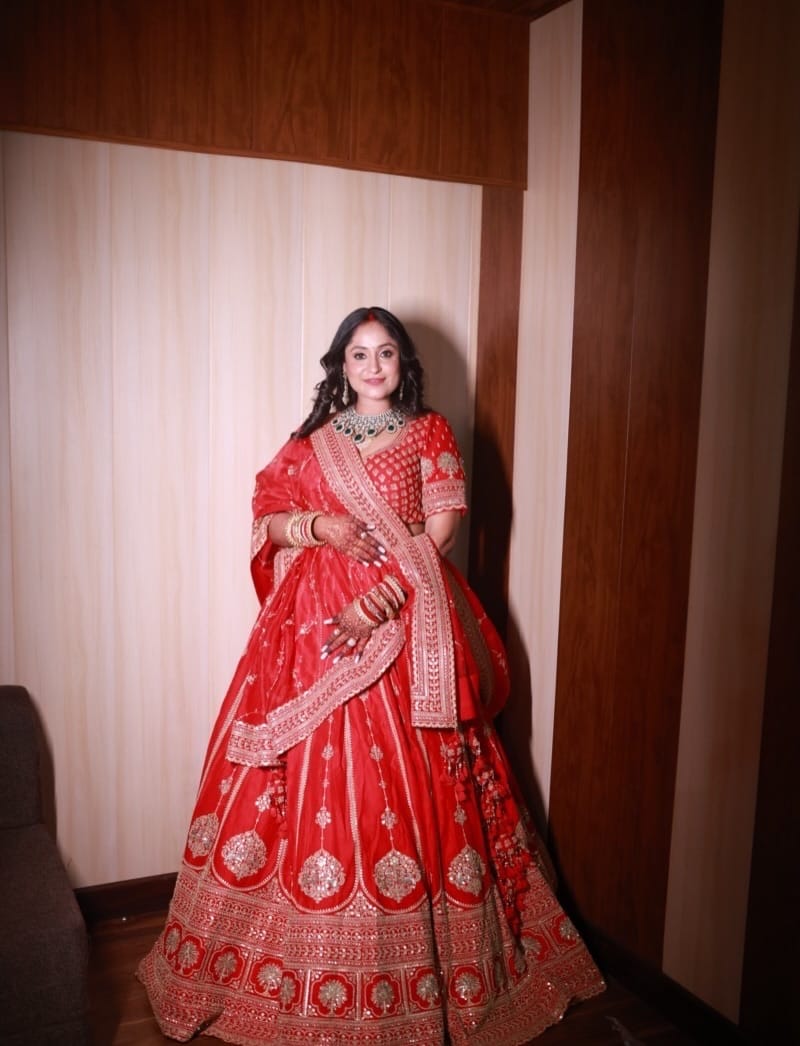 Post 4 by Maahi Kaur makeup artist on Instagram (carousel)