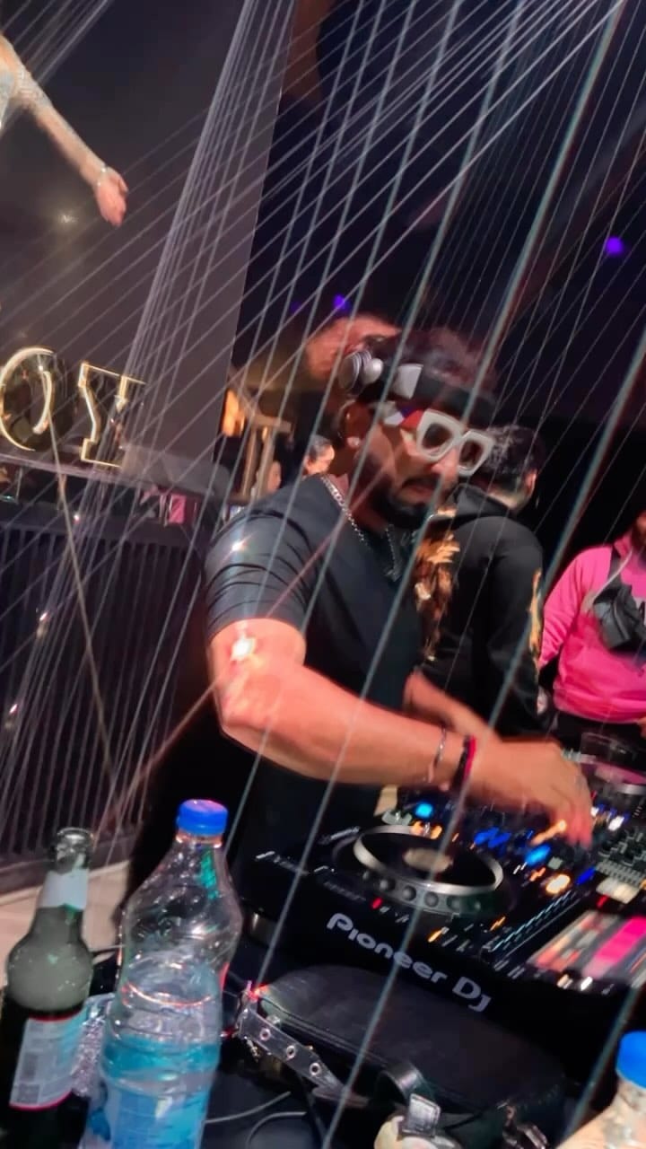 Post 9 by Varun Tandon on Instagram (video)