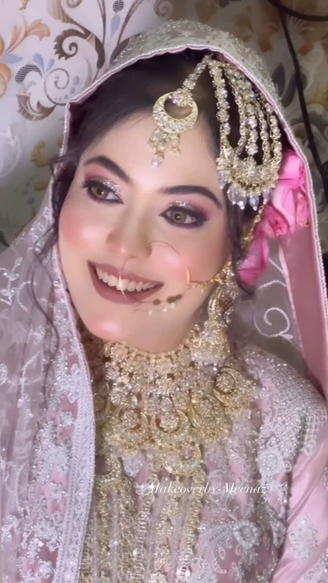 Post 6 by 👉 “Meenaz | Bridal Makeup Artist Mumbai” on Instagram (video)