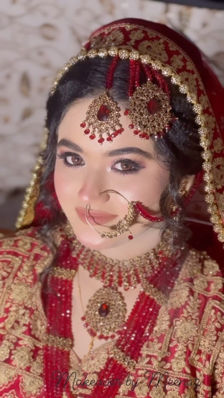 Post 10 by 👉 “Meenaz | Bridal Makeup Artist Mumbai” on Instagram (video)