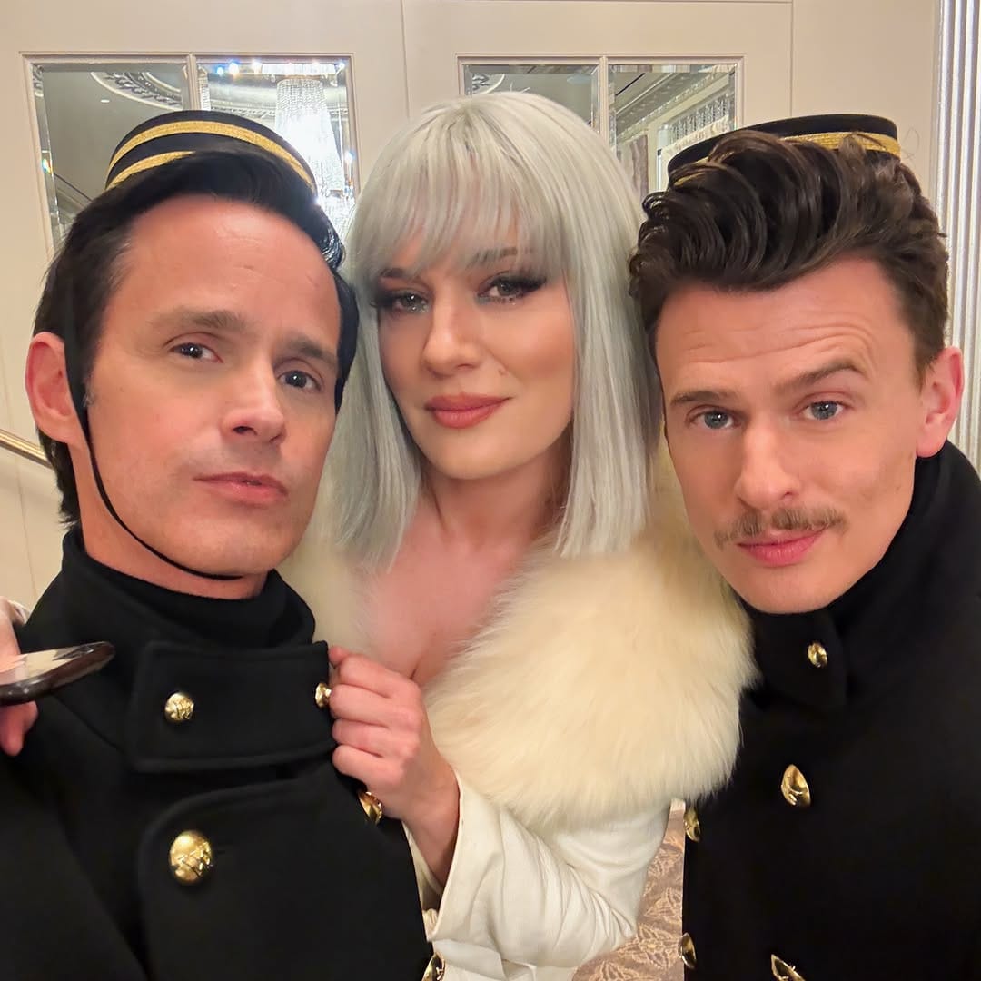 Post 1 by 𝐀𝐑𝐈𝐀𝐍𝐀 𝐒𝐀𝐕𝐀𝐋𝐀𝐒 on Instagram (carousel)