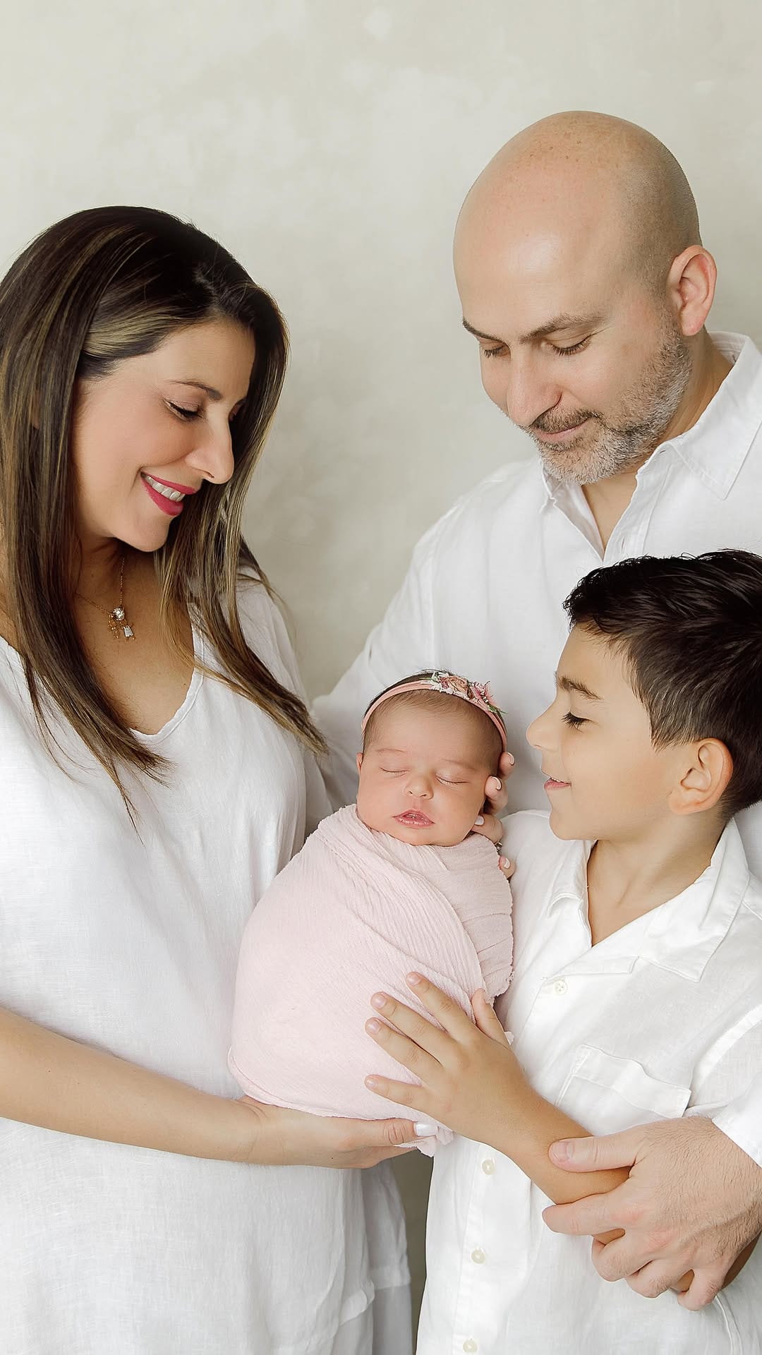 Post 1 by In-Home Newborn, Maternity & Family Photography | MIAMI on Instagram (video)