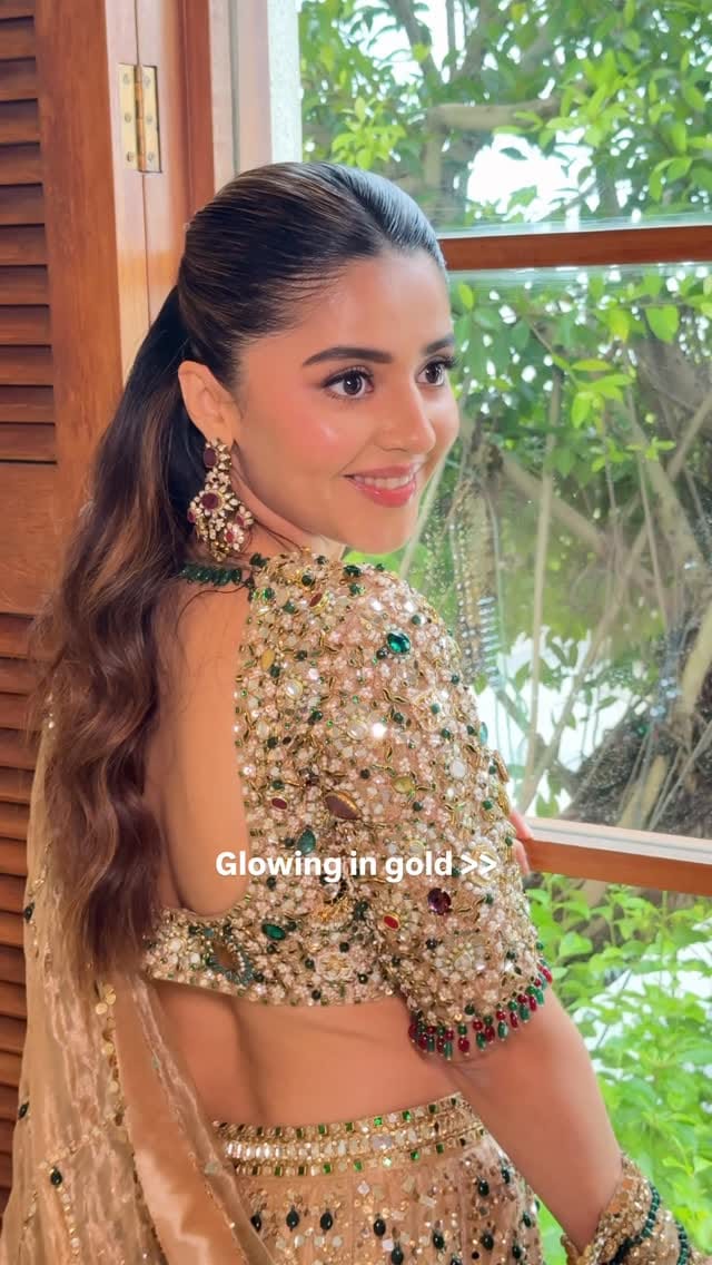 Post 9 by Aanchal Thaakkar | Bridal Makeup Artist on Instagram (video)