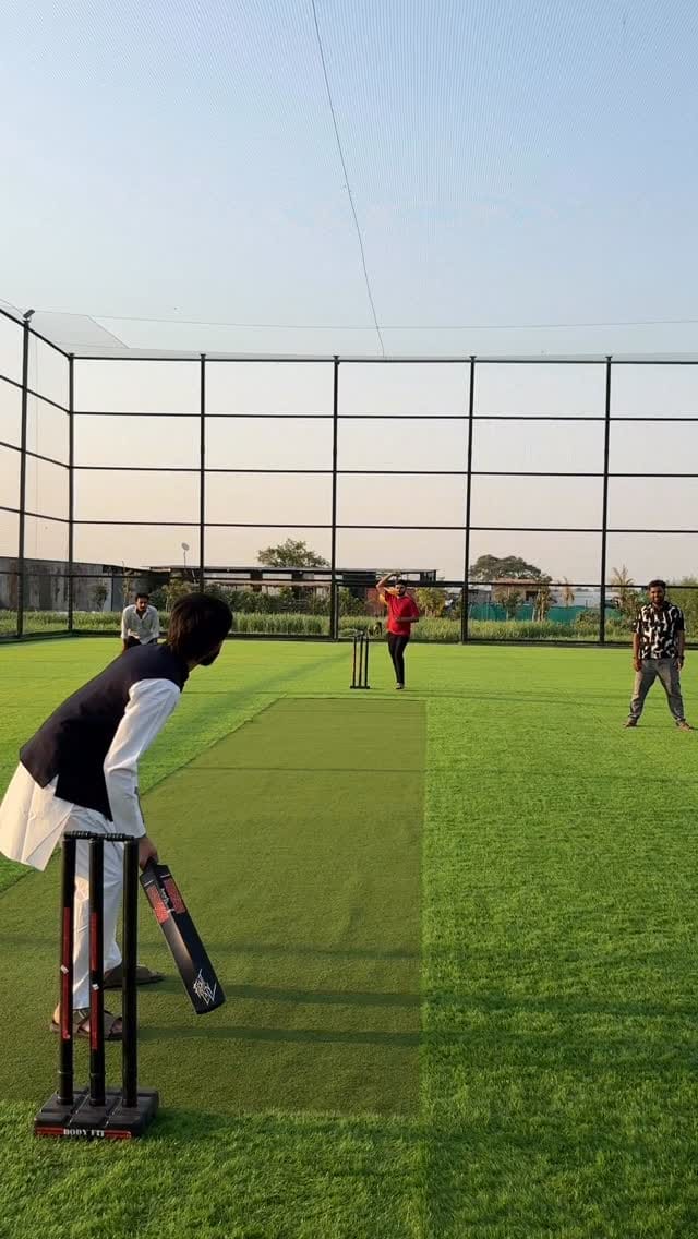 Post 4 by Mayank Sharma on Instagram (video)