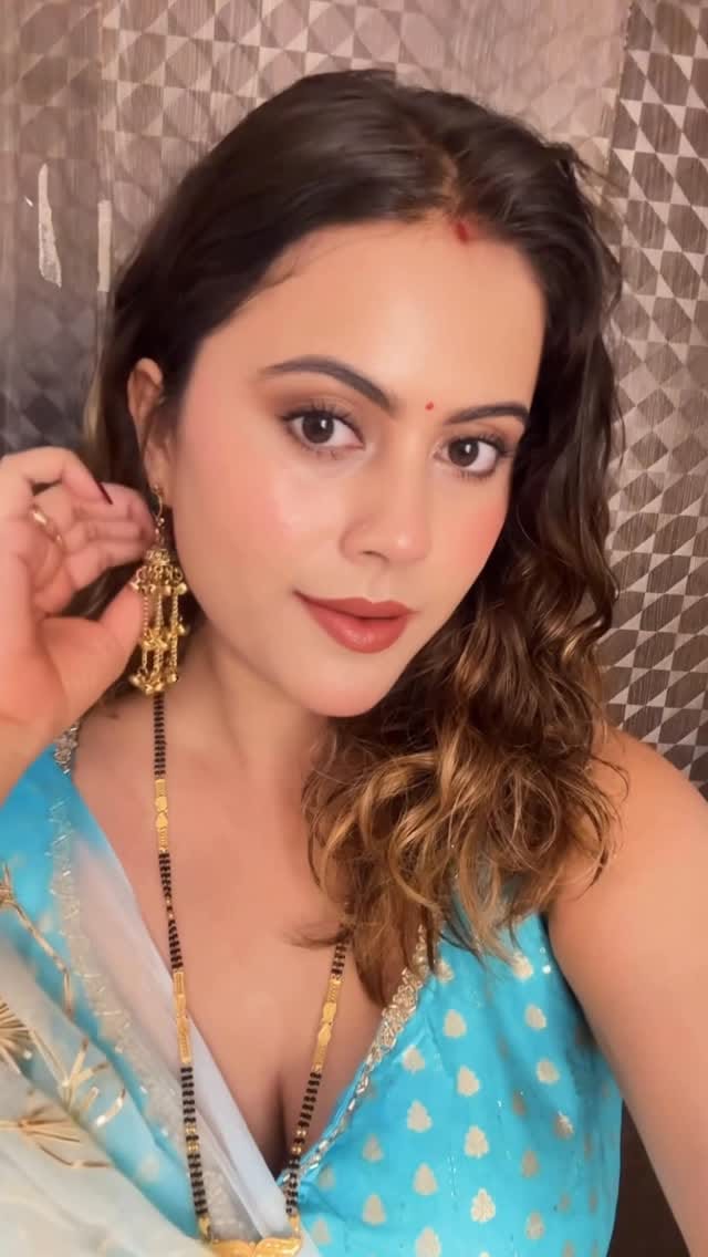 Post 4 by Priyanka Bisht on Instagram (video)