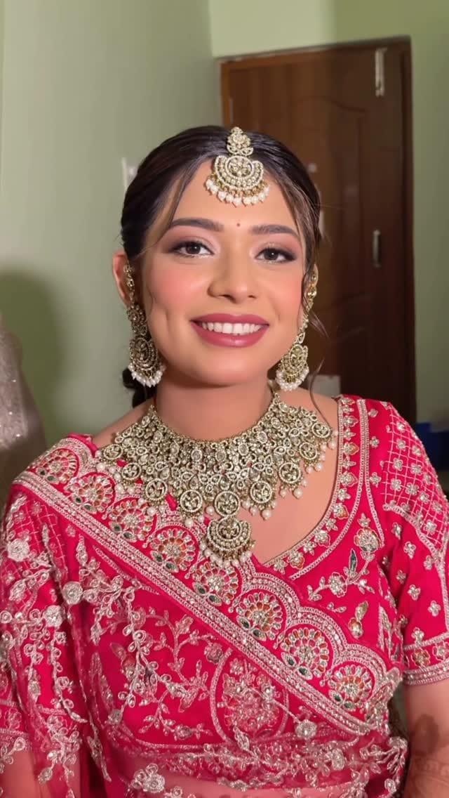 Post 6 by Priyanka Bisht on Instagram (video)