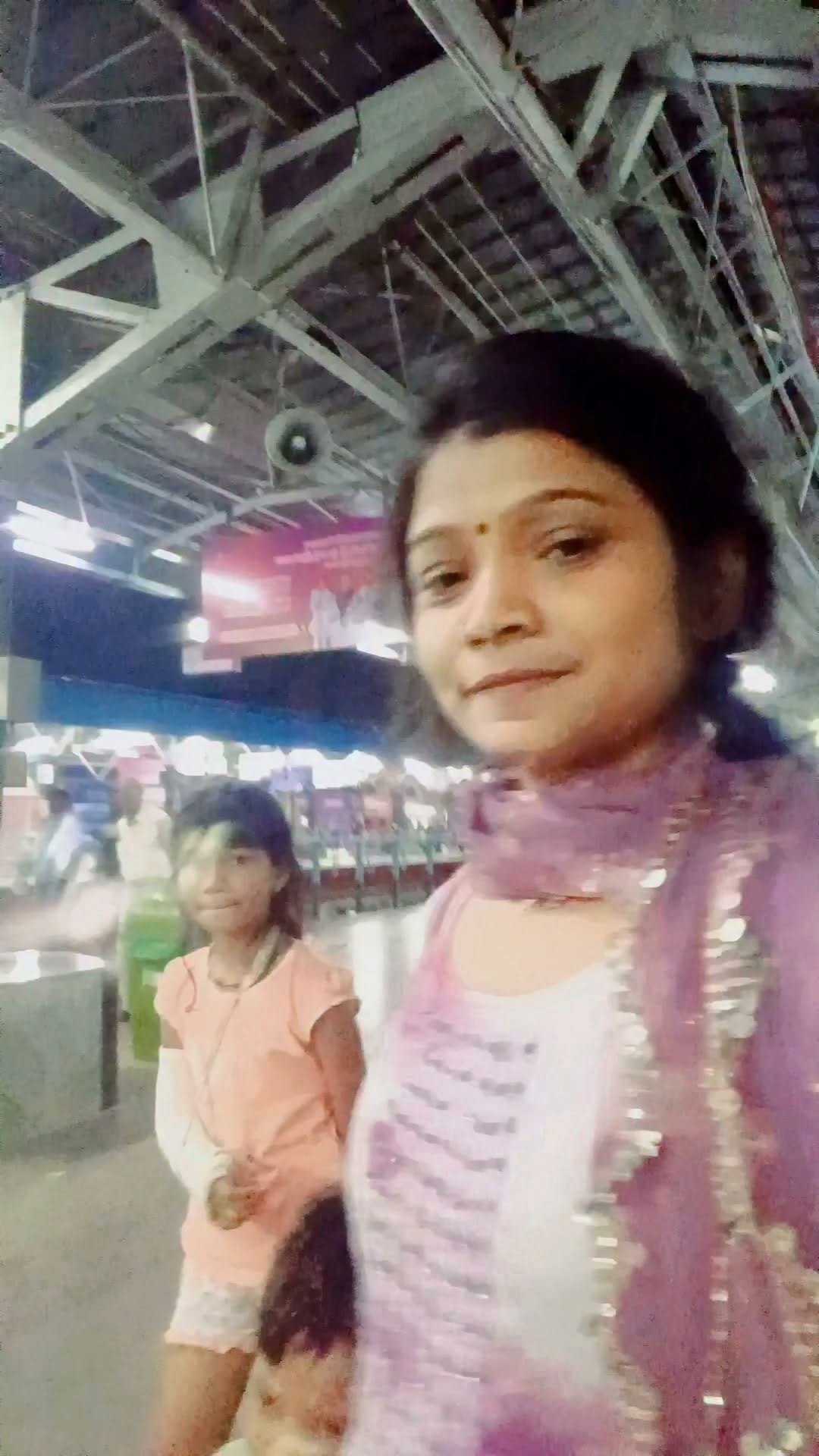 Post 2 by Jiya Rani on Instagram (video)
