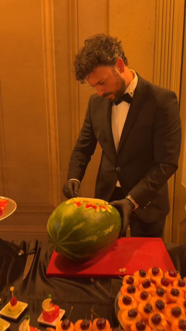 Post 2 by Emanuele Frigenti | Fruit Designer on Instagram (video)