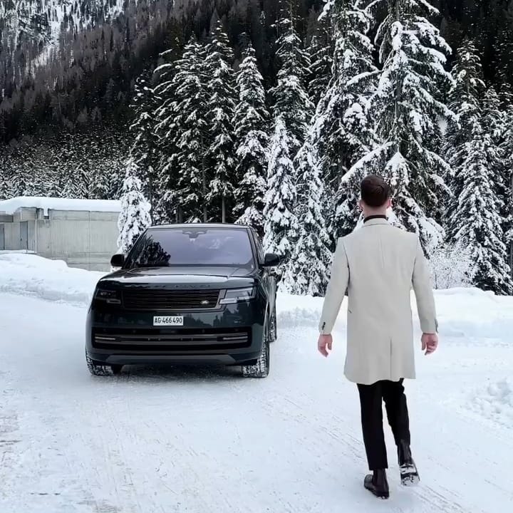 Post 2 by Bellvion on Instagram (video)