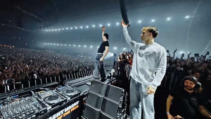 Post 10 by 𝐤𝐥𝐨𝐟𝐚𝐦𝐚 on Instagram (carousel)