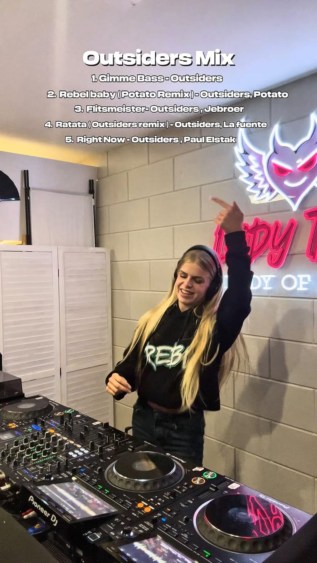 Post 9 by DJ Lady Tess on Instagram (video)
