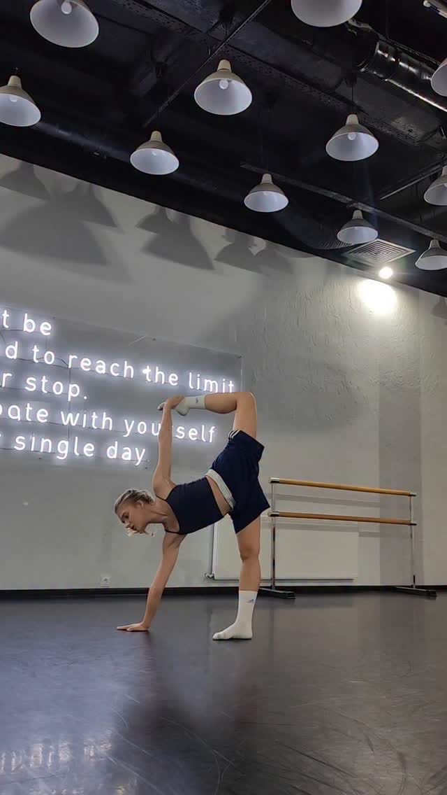 Post 1 by Яна Петропольская on Instagram (video)