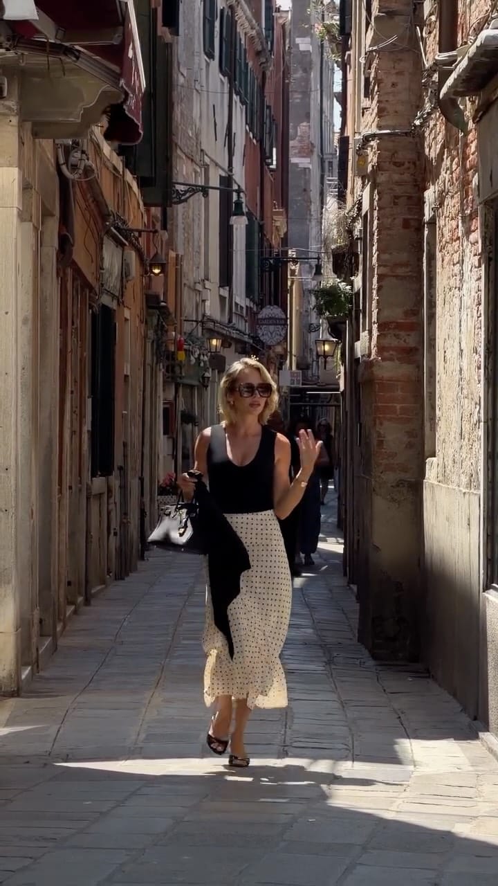 Post 7 by Theresa-Lena Forster on Instagram (video)