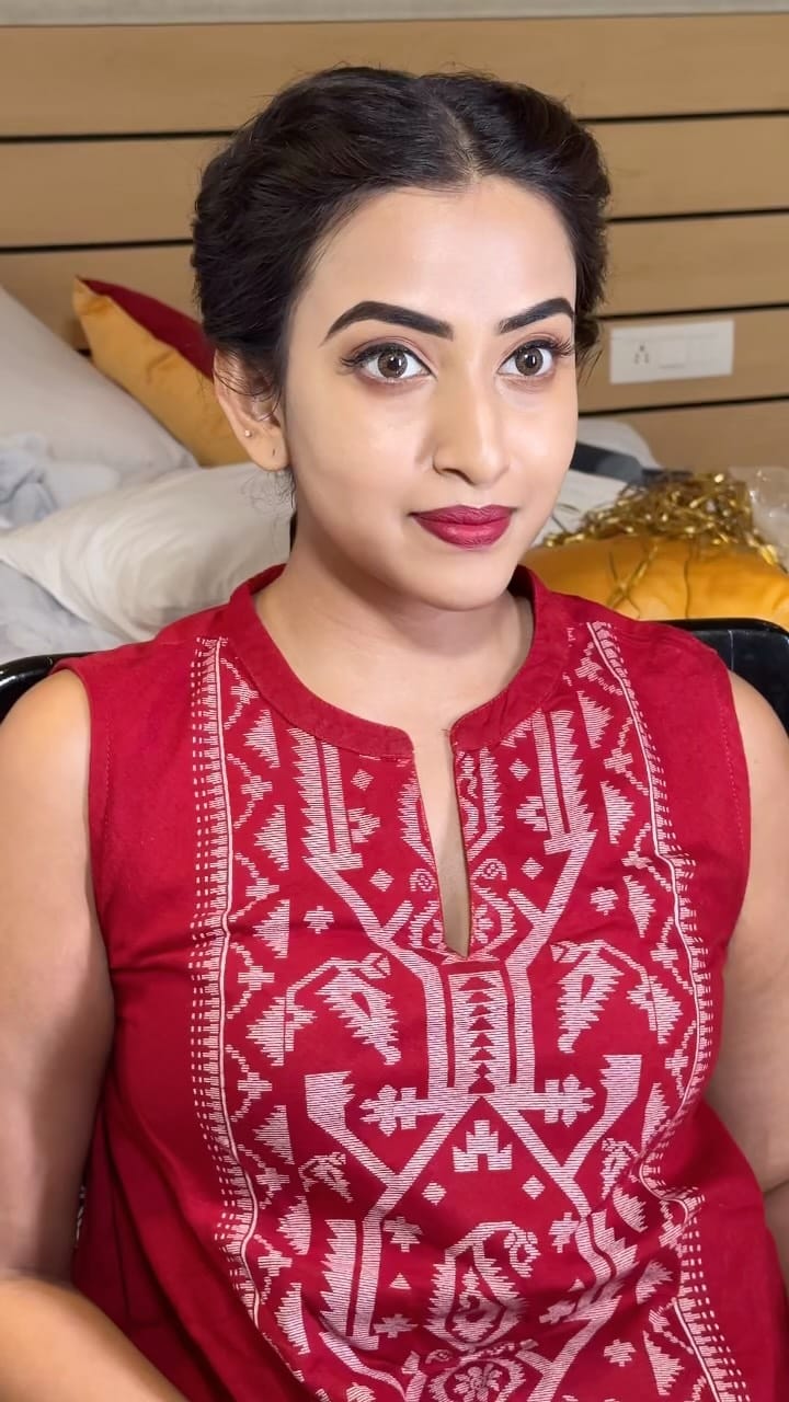 Post 3 by Sabar Nisha chennai makeup artist on Instagram (video)