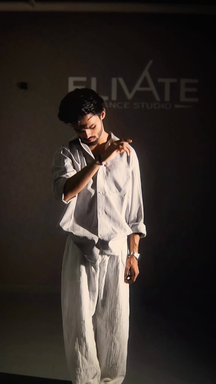 Post 1 by PRAKHAR SHRIVASTAVA on Instagram (video)