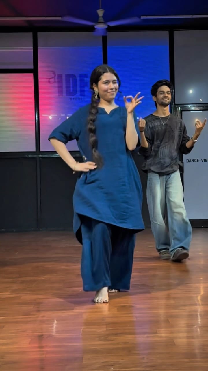 Post 4 by PRAKHAR SHRIVASTAVA on Instagram (video)