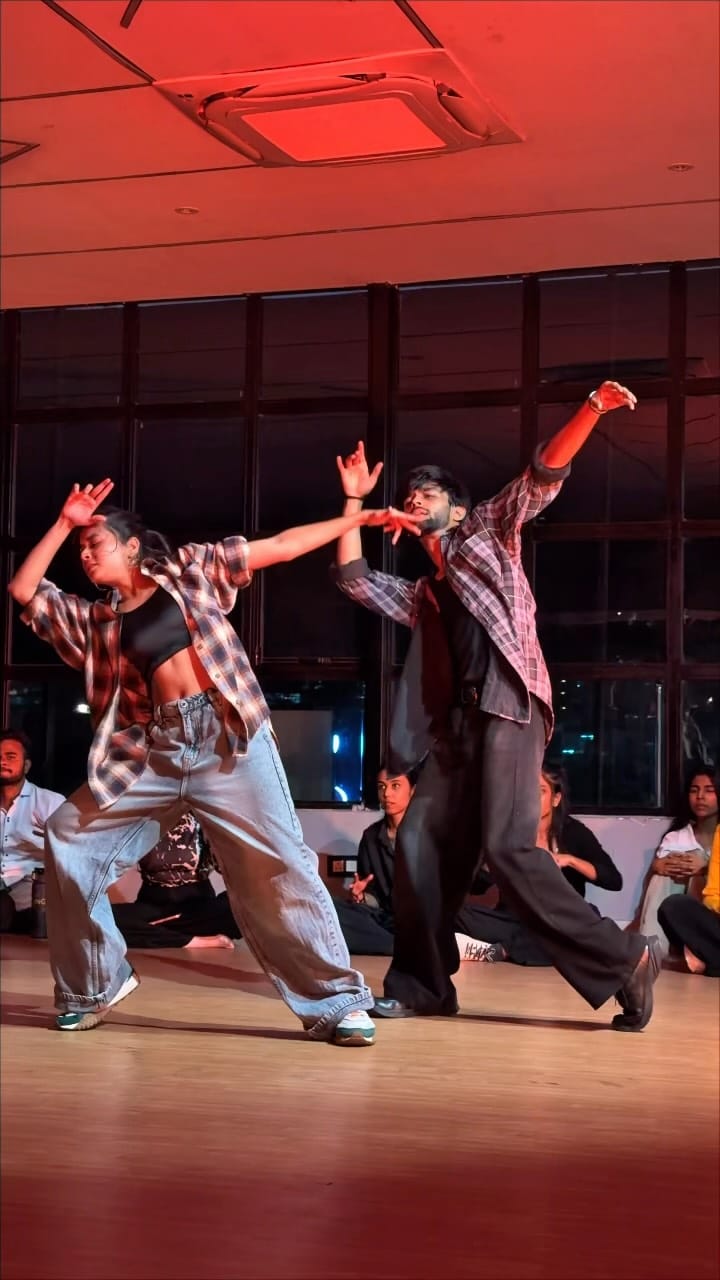 Post 9 by PRAKHAR SHRIVASTAVA on Instagram (video)
