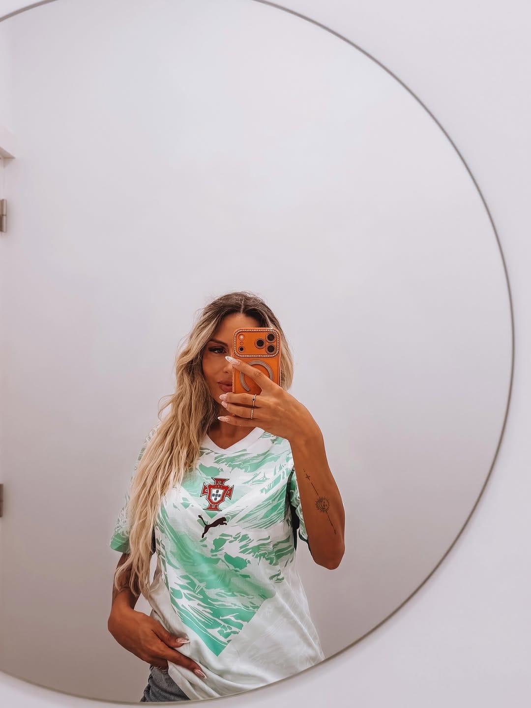 Post 2 by ᴀɴᴀ ᴍᴀɪᴀ on Instagram (image)