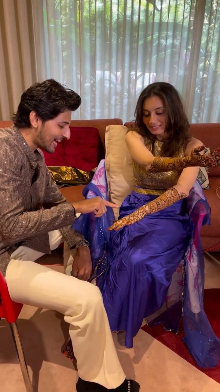 Post 10 by Kinjal's mehndi on Instagram (video)