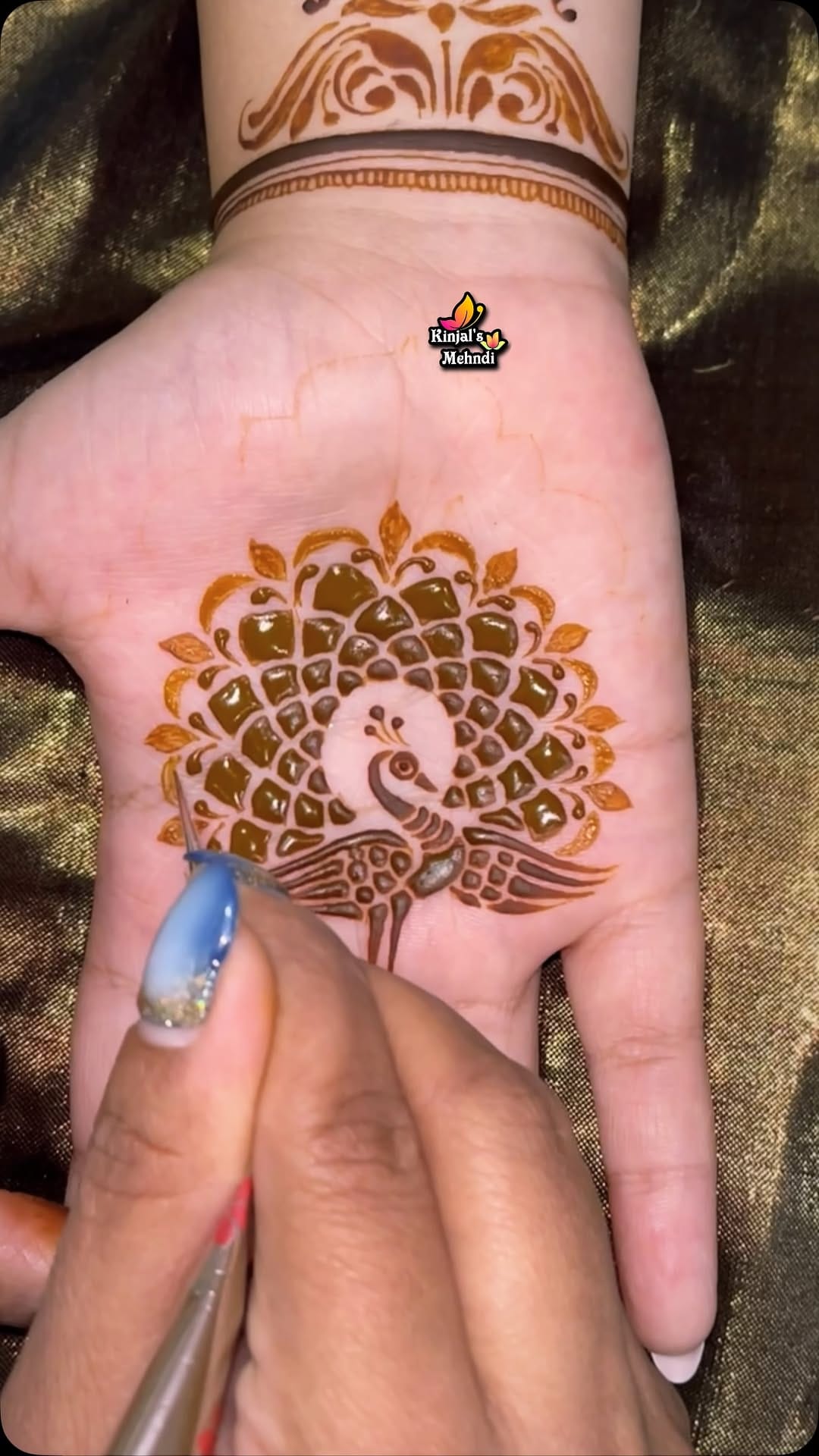 Post 1 by Kinjal's mehndi on Instagram (video)