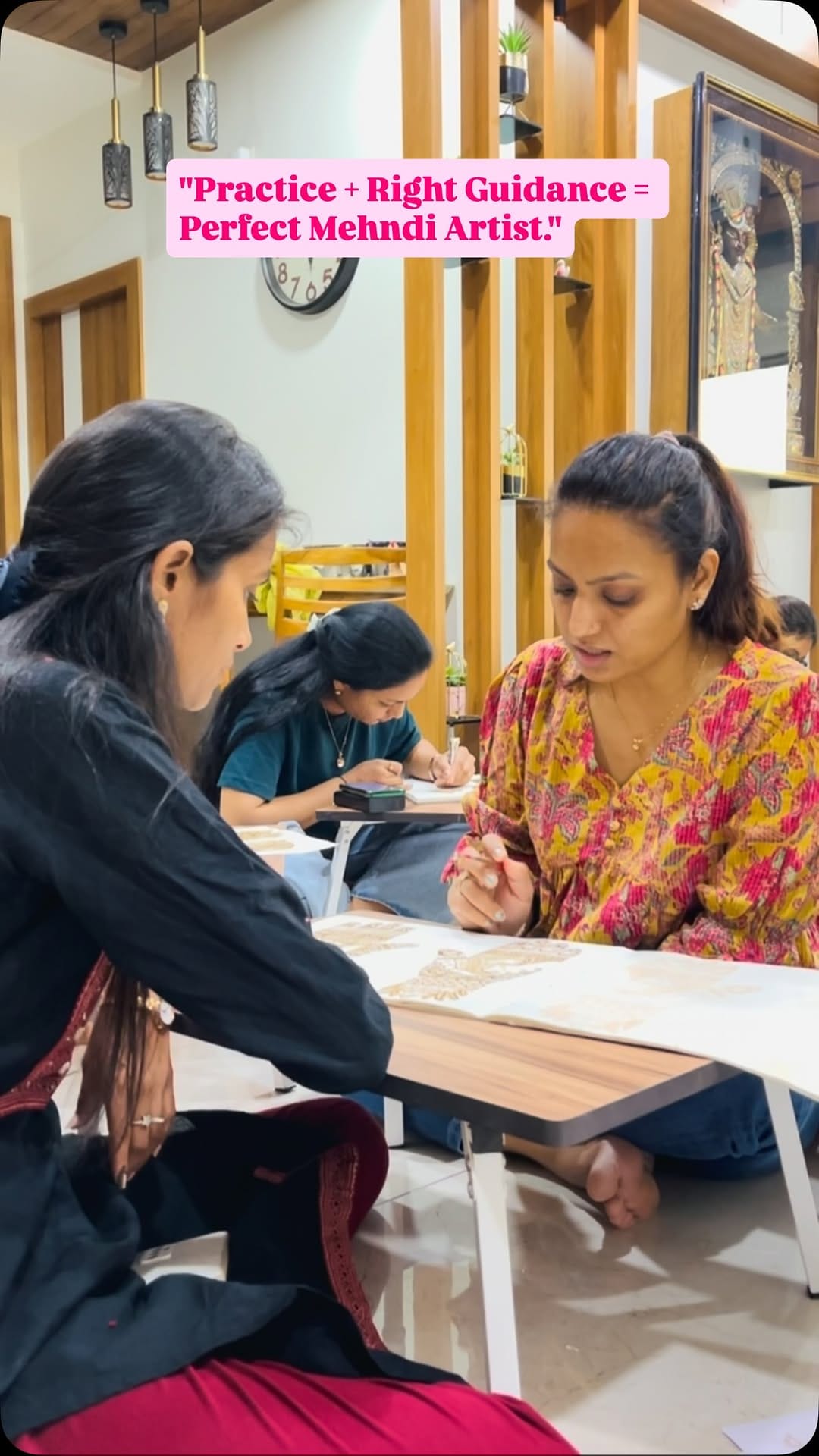 Post 4 by Kinjal's mehndi on Instagram (video)