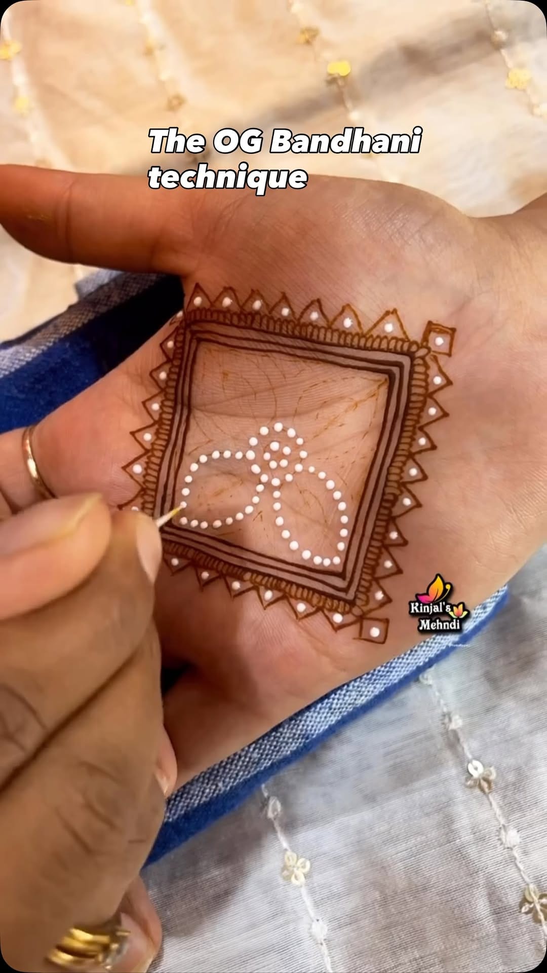 Post 6 by Kinjal's mehndi on Instagram (video)