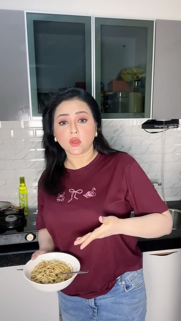 Post 6 by Meghaa Ghosh on Instagram (video)