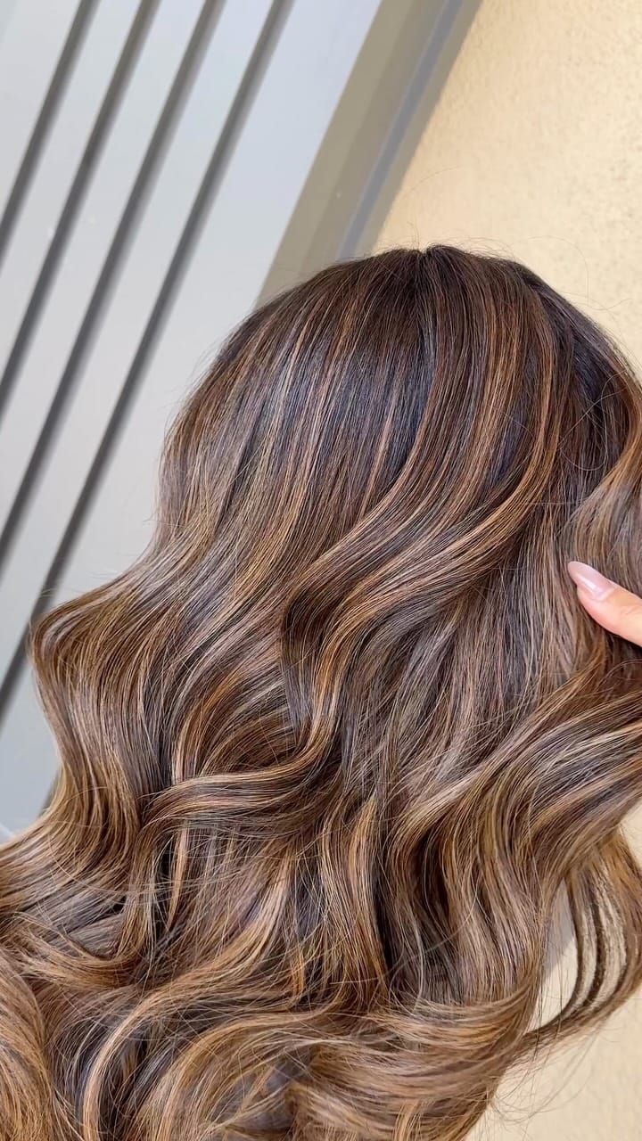 Post 6 by MY HUYNH on Instagram (video)