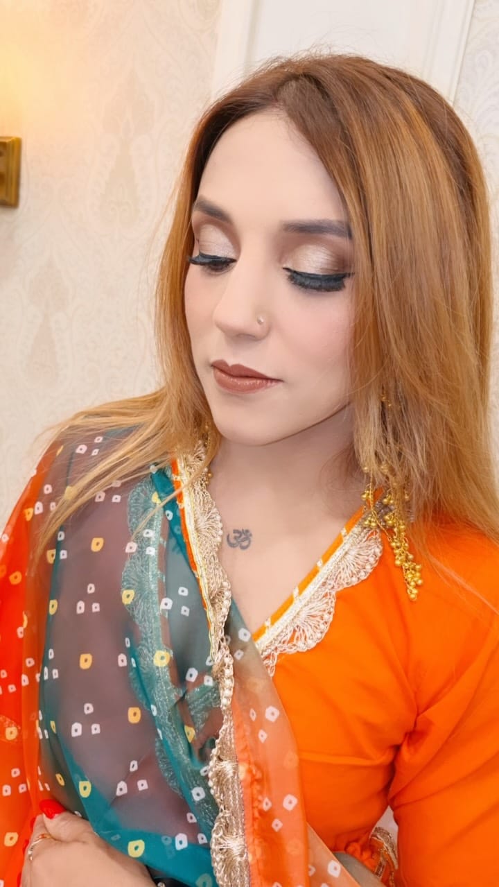 Post 5 by Anita's Makeover | Unisex Salon | Beauty Clinic |Academy| on Instagram (video)