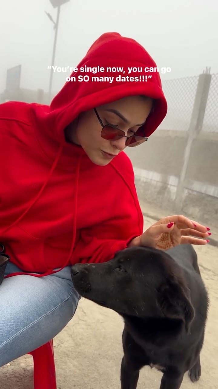 Post 7 by Simran Sharma on Instagram (video)