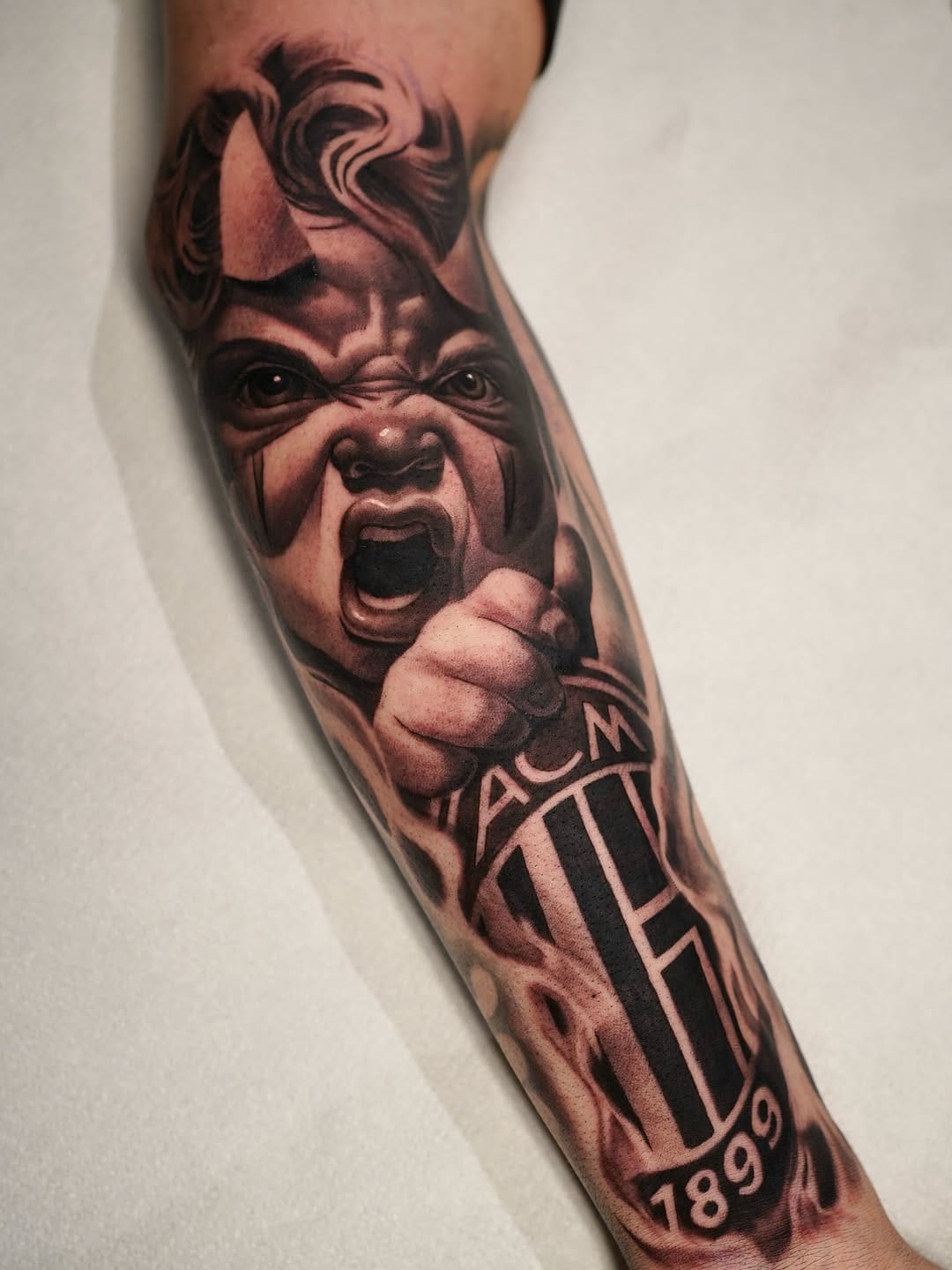 Post 6 by Jean Ayala Tattoo on Instagram (image)