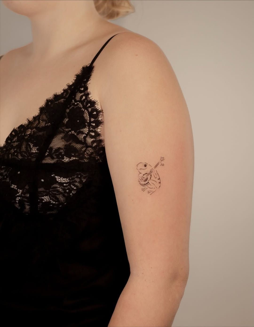 Post 2 by Carolina | Fine line tattoo specialist on Instagram (carousel)