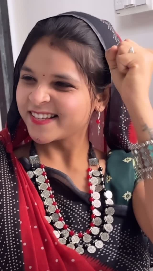 Post 7 by 𝐊𝐚𝐥𝐲𝐚𝐧𝐢 𝐚𝐡𝐢𝐫𝐞 𝐨𝐟𝐟𝐢𝐜𝐢𝐚𝐥 on Instagram (video)