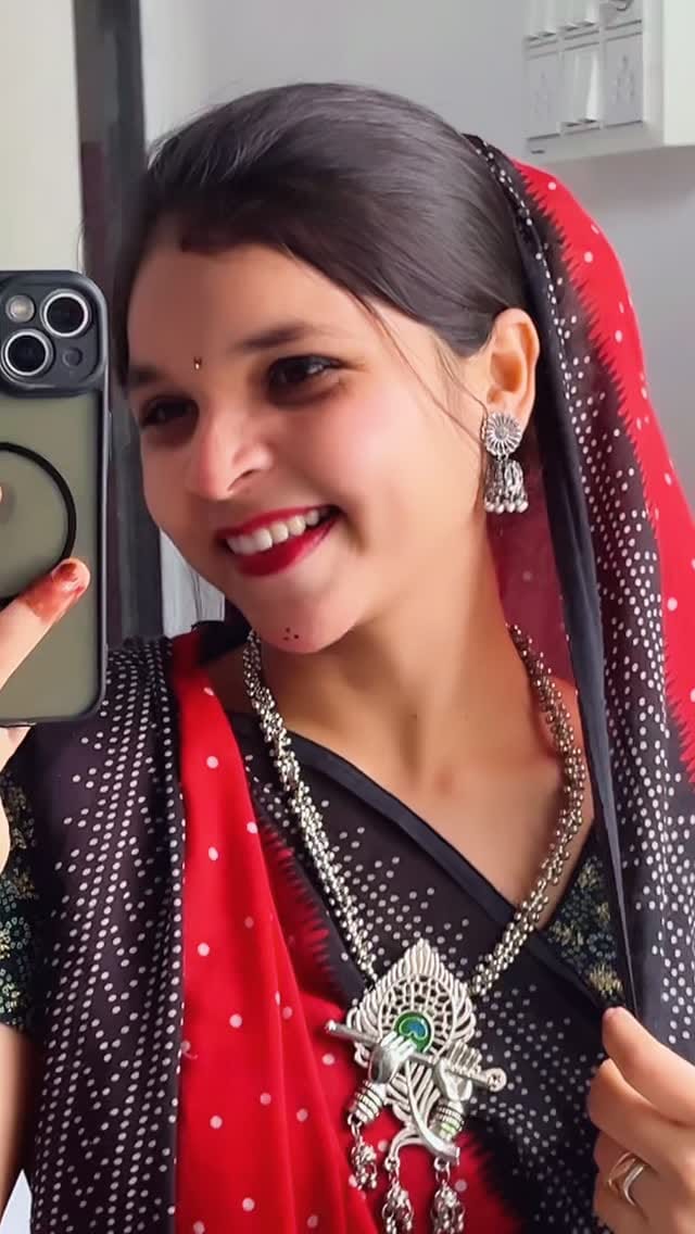 Post 3 by 𝐊𝐚𝐥𝐲𝐚𝐧𝐢 𝐚𝐡𝐢𝐫𝐞 𝐨𝐟𝐟𝐢𝐜𝐢𝐚𝐥 on Instagram (video)