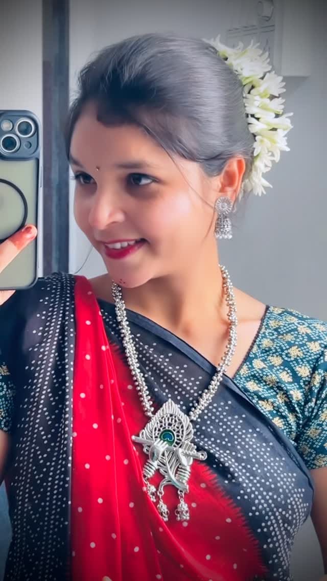Post 1 by 𝐊𝐚𝐥𝐲𝐚𝐧𝐢 𝐚𝐡𝐢𝐫𝐞 𝐨𝐟𝐟𝐢𝐜𝐢𝐚𝐥 on Instagram (video)