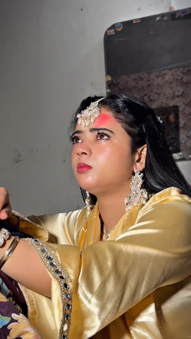 Post 6 by Fiza Khan on Instagram (video)