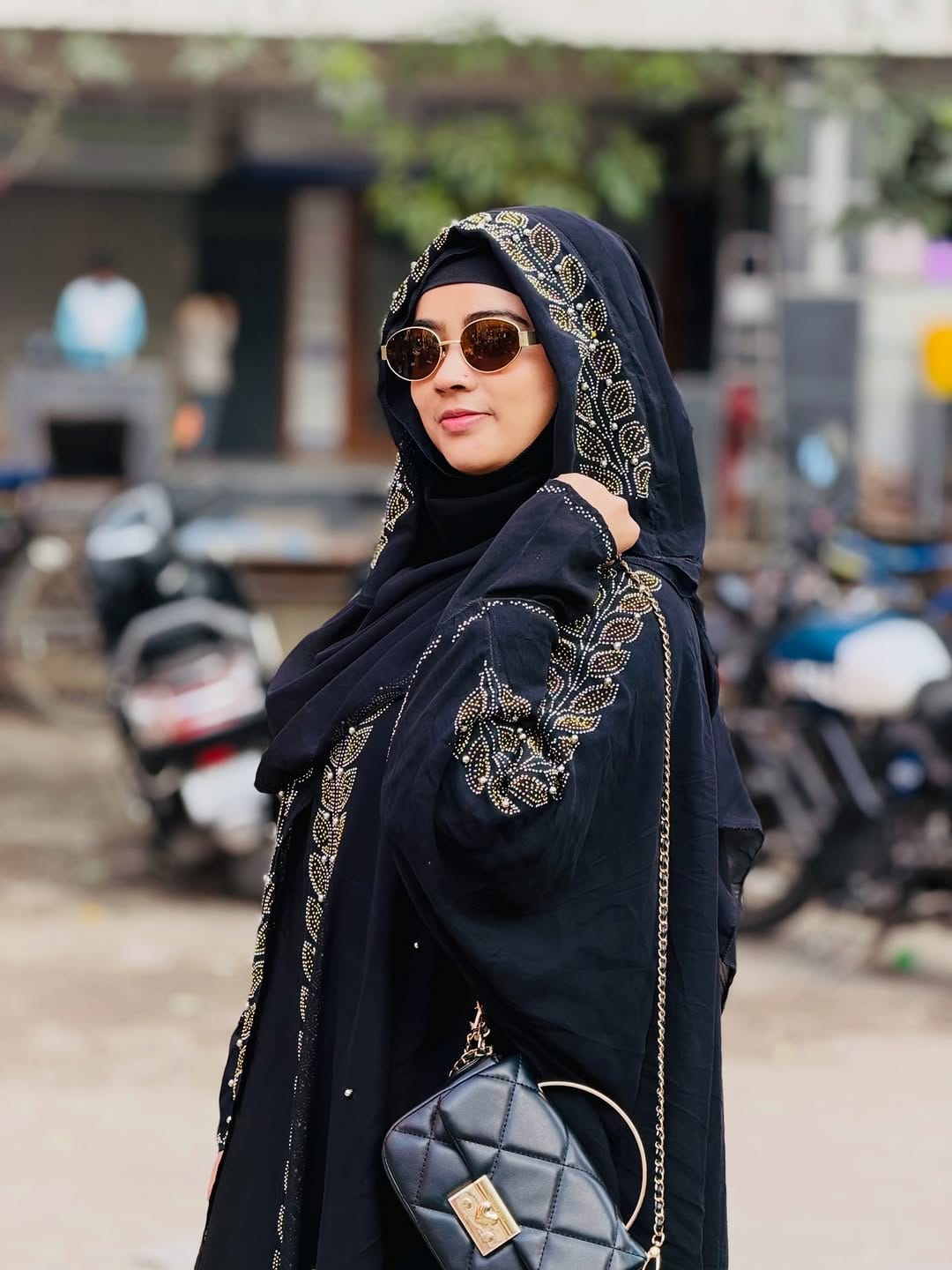 Post 8 by Fiza Khan on Instagram (carousel)