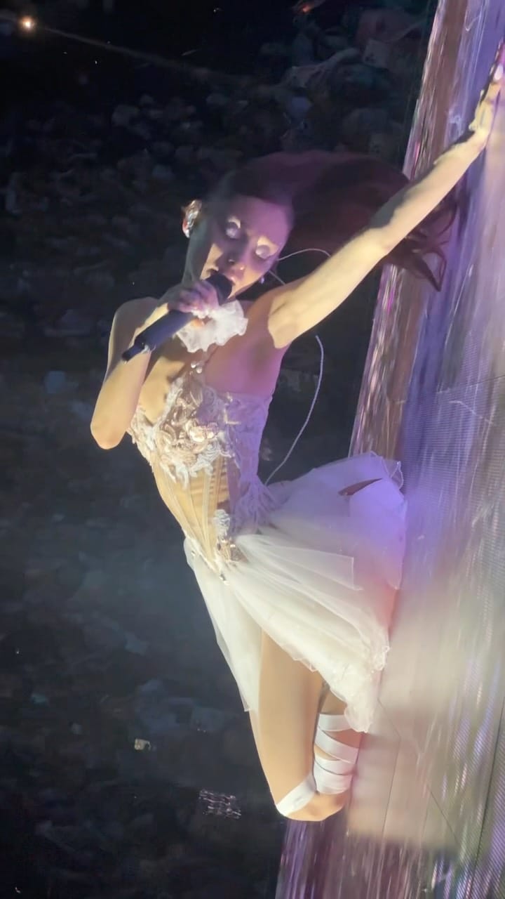 Post 1 by Ariana Grande Updates on Instagram (video)