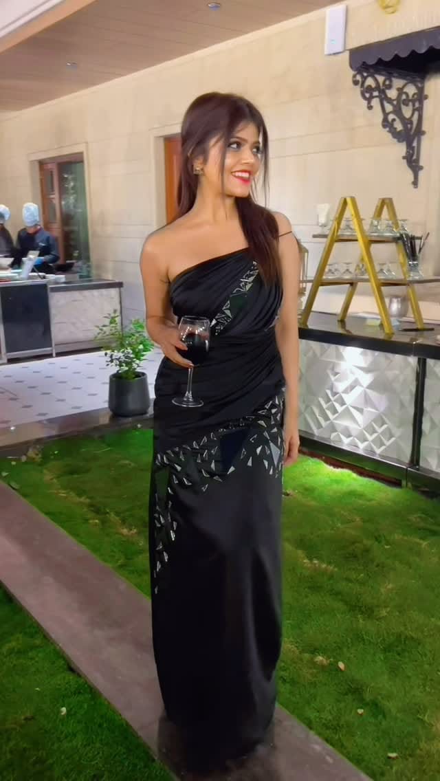 Post 8 by KALON ~ Designer Fashion Label on Instagram (video)