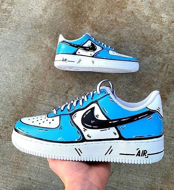 Post 3 by CustomSneaker on Instagram (image)