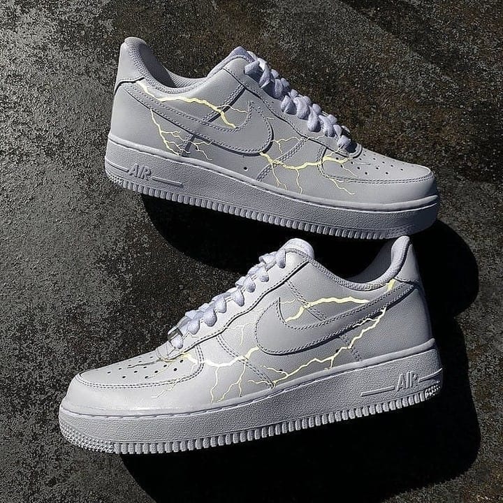 Post 7 by CustomSneaker on Instagram (image)
