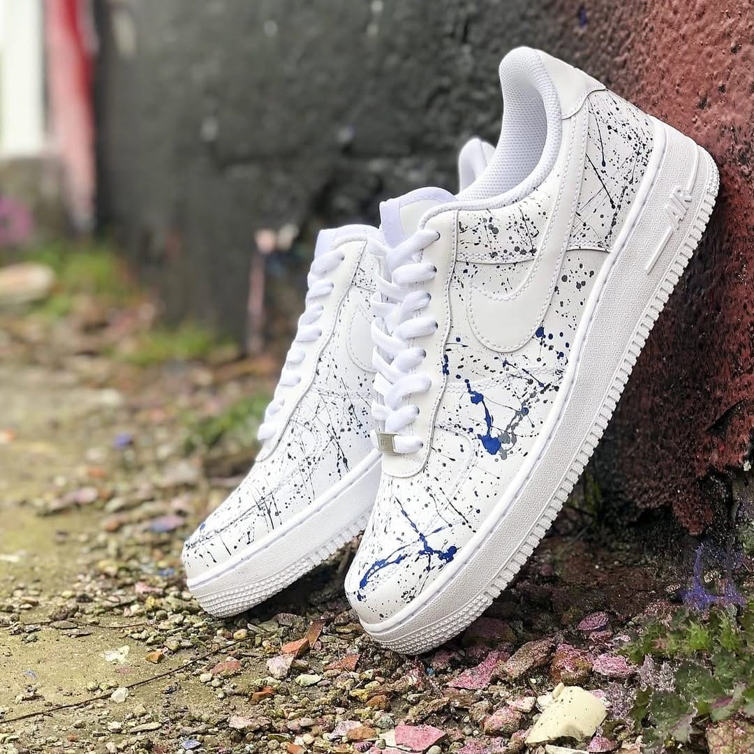 Post 6 by CustomSneaker on Instagram (image)