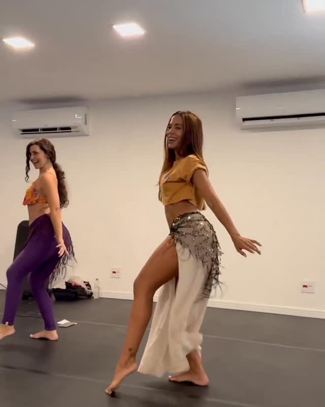 Post 2 by @anitta_sul on Instagram (video)