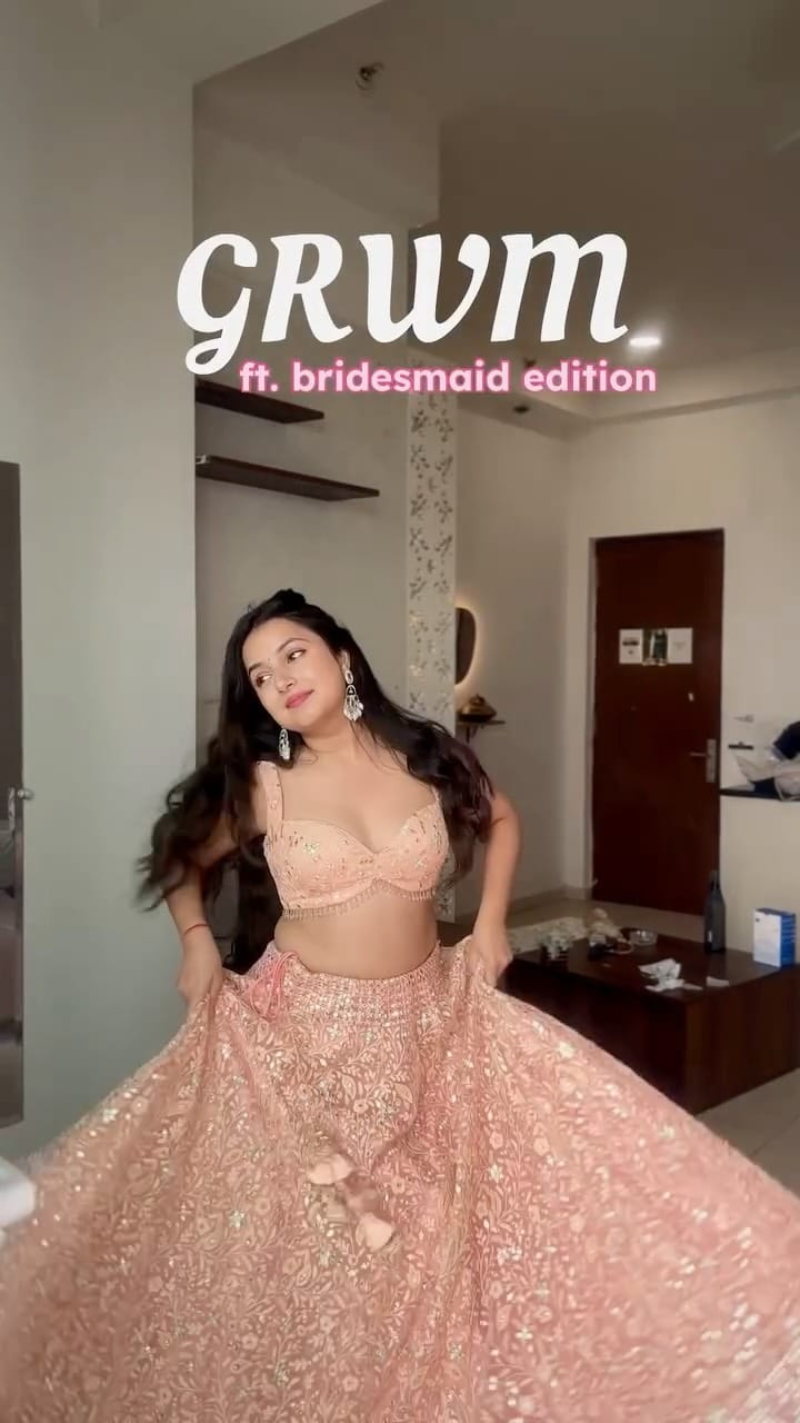 Post 8 by Vulcal | Custom Lehenga on Instagram (video)