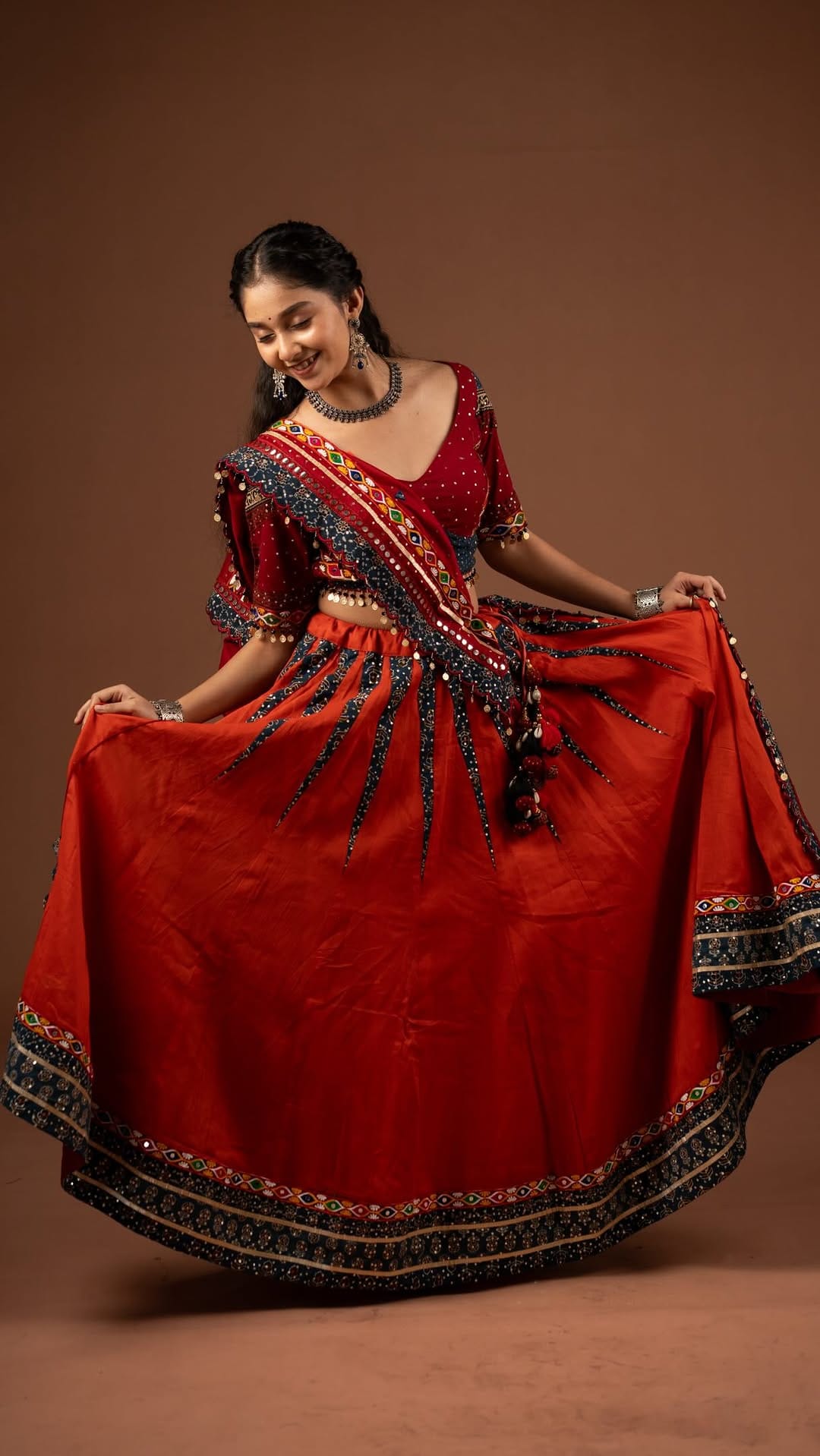 Post 4 by Vulcal | Custom Lehenga on Instagram (video)