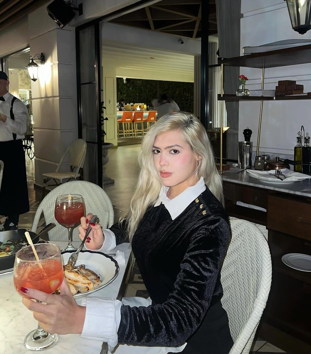 Post 6 by Jessica Solanif on Instagram (carousel)