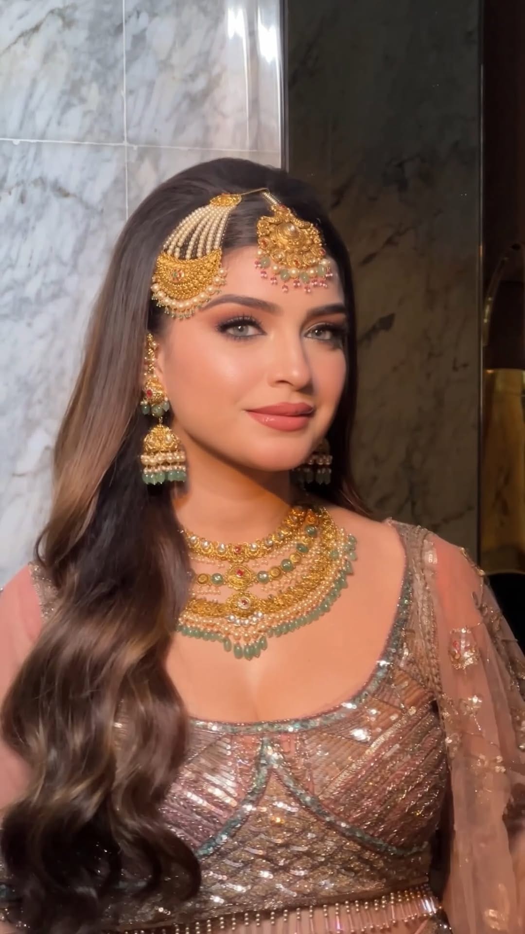 Post 3 by 𝑺𝒉𝒓𝒖𝒕𝒊 𝑨𝒓𝒐𝒓𝒂 𝑴𝒂𝒌𝒆𝒖𝒑 𝑨𝒓𝒕𝒊𝒔𝒕 on Instagram (video)