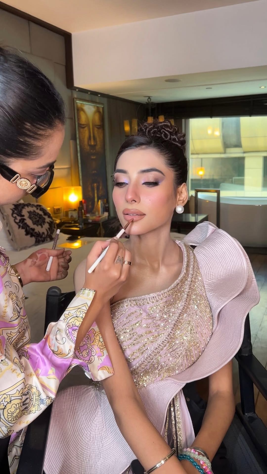 Post 4 by 𝑺𝒉𝒓𝒖𝒕𝒊 𝑨𝒓𝒐𝒓𝒂 𝑴𝒂𝒌𝒆𝒖𝒑 𝑨𝒓𝒕𝒊𝒔𝒕 on Instagram (video)