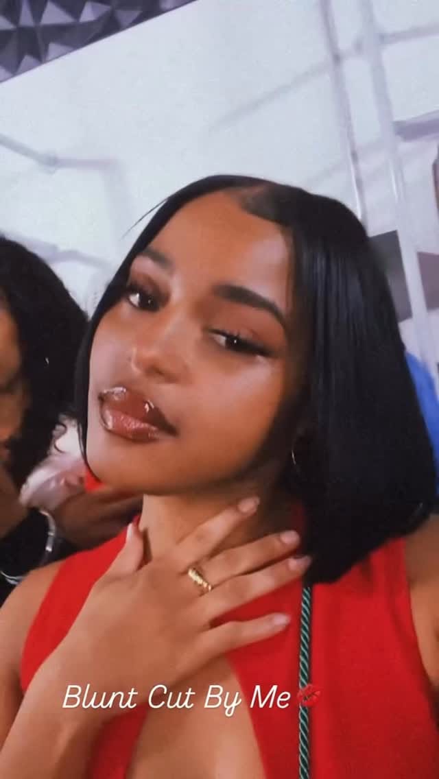 Post 4 by LONDON LÉON on Instagram (video)